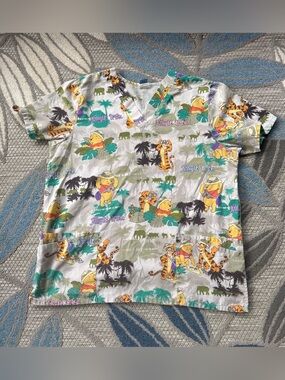 Disney Vintage‎ Winnie The Pooh Jungle Trek Fun Women’s Scrub Top Size Large